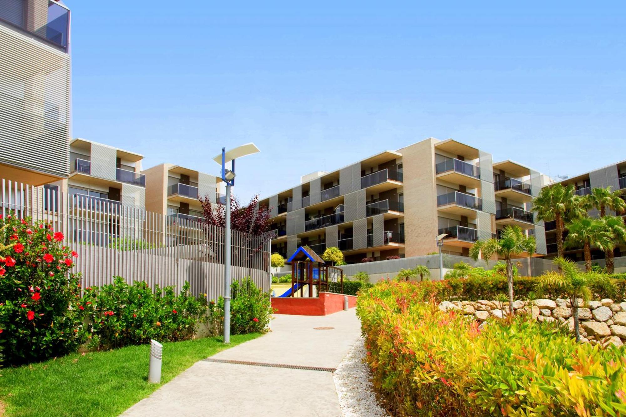 Rentalmar Paradise Families Only Con Parking Салоу Екстериор снимка